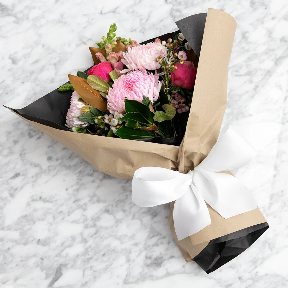 Fresh Flowers Soft Signature Petit Posy